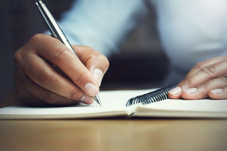 Menulis Buku di Tengah Kesibukan Kuliah? Ini Cara Mahasiswa Bisa Jadi Penulis!